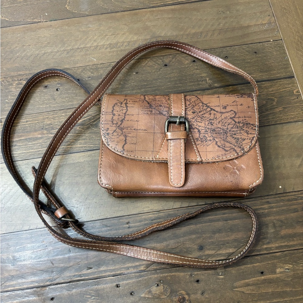 Patricia Nash Torri Crossbody Bag in Signature Map Print